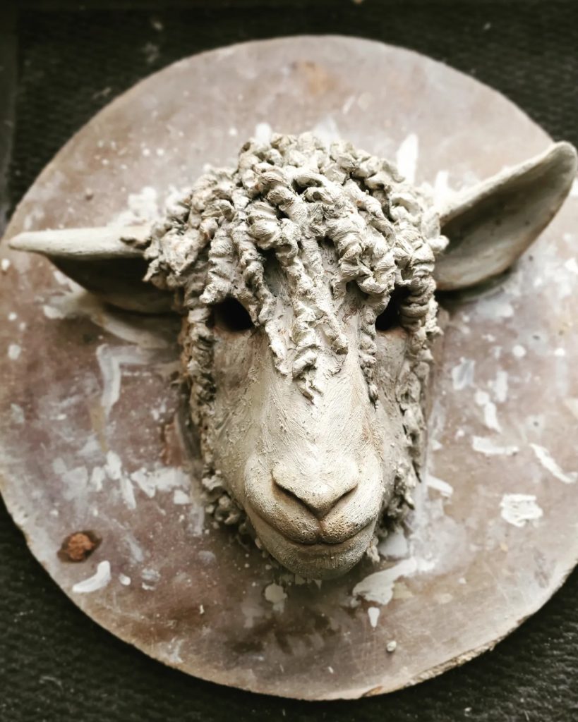 Sculpture animalière, formation céramique, Céline Bachelot, CFP Le Verger, Gennes-Val de Loire