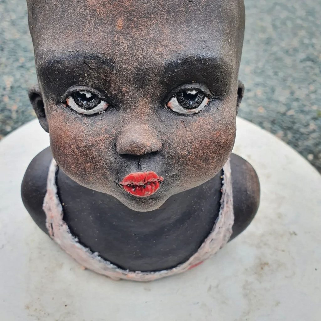 Formation modelage buste et portrait, formation céramique, Céline Bachelot, CFP Le Verger, Gennes-Val-de-Loire.