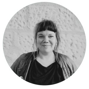 Portrait de Celine Bachelot, artiste ceramiste formatrice au CFP Le Verger gennes-val-de-loire